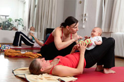 Mère et bébé de remise en forme